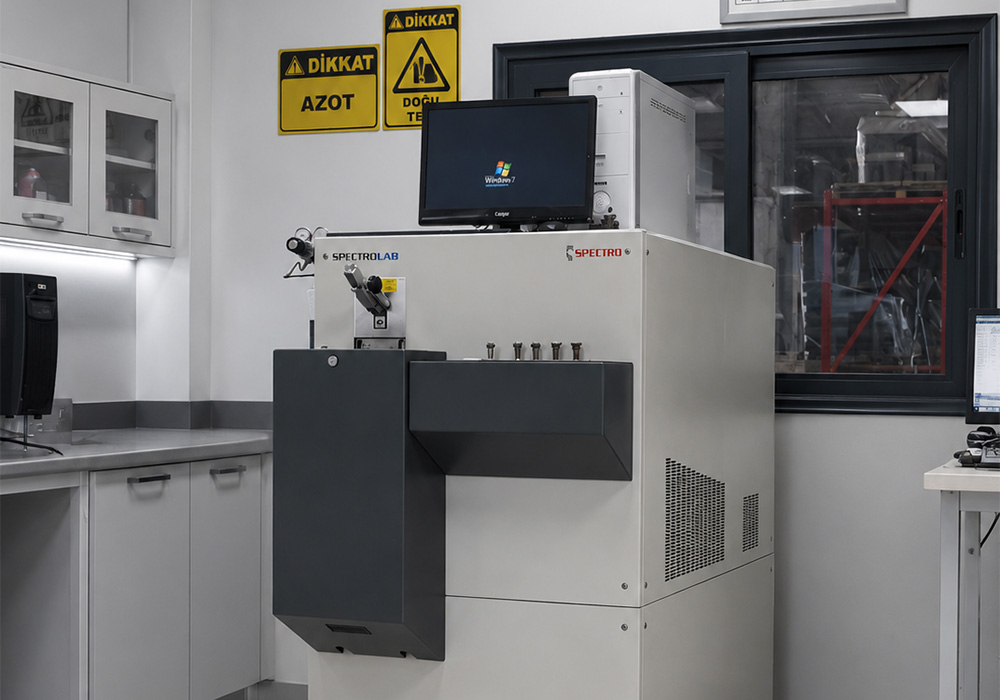 Özdemirhan Döküm SPECTROLAB kimyasal analiz cihazı